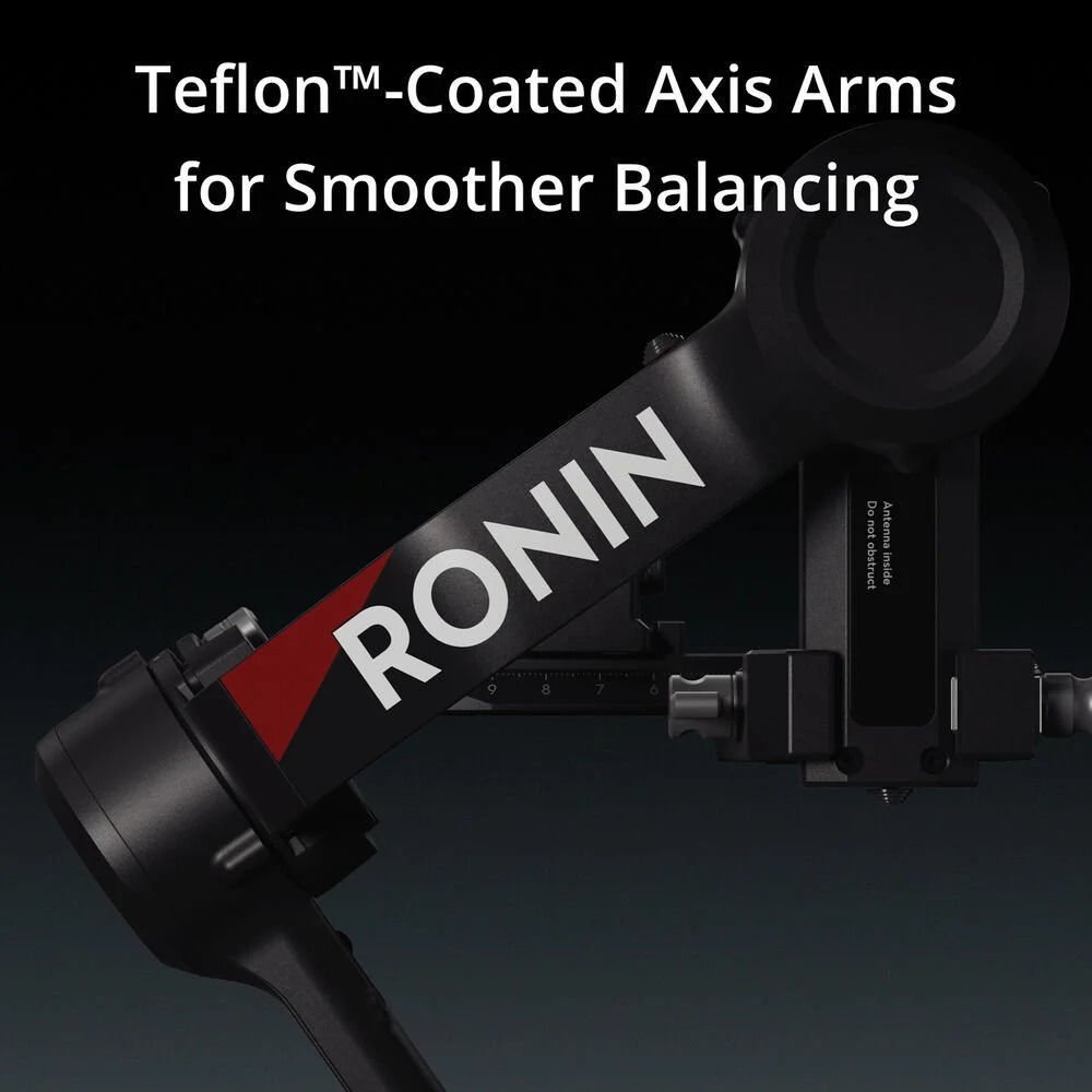 DJI RS 4 Gimbal – farklı açıdan görünüm DJI RS 4 Gimbal farklı açıdan görünüm