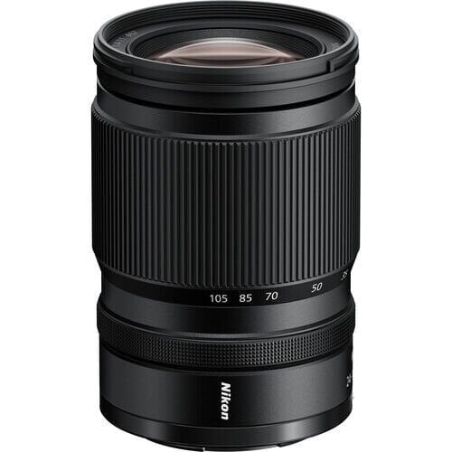 Nikon Z 24-105mm f/4-7.1 – farklı açıdan görünüm Nikon Z 24-105mm f/4-7.1 farklı açıdan görünüm