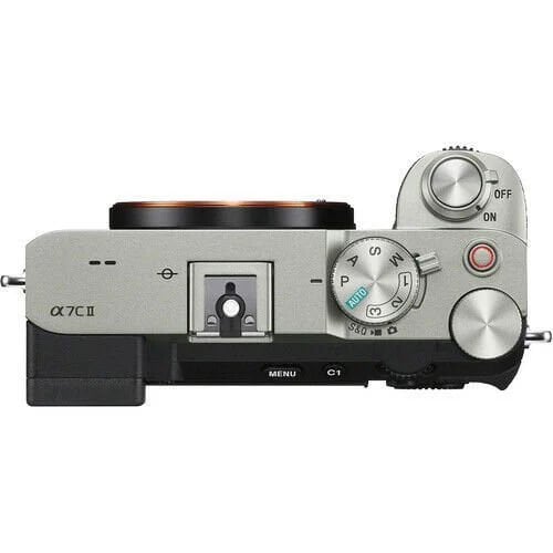 Sony A7C II farklı açıdan görünüm