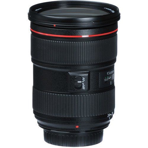 Canon EF 24-70mm f/2.8L II USM – yakın plan görseli Canon EF 24-70mm f/2.8L II USM yakın plan görseli