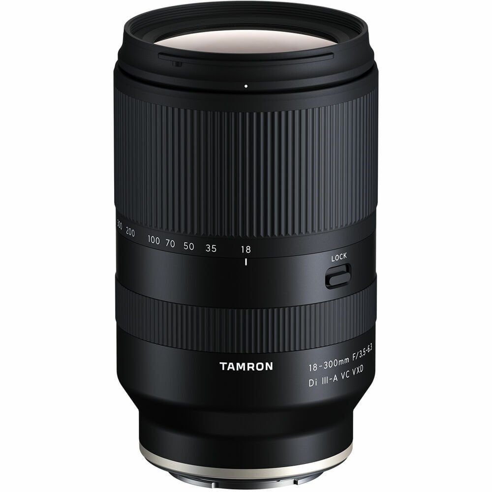 Tamron 18-300mm f/3.5-6.3 Di III-A VC VXD – ürün görseli Tamron 18-300mm f/3.5-6.3 Di III-A VC VXD ürün görseli