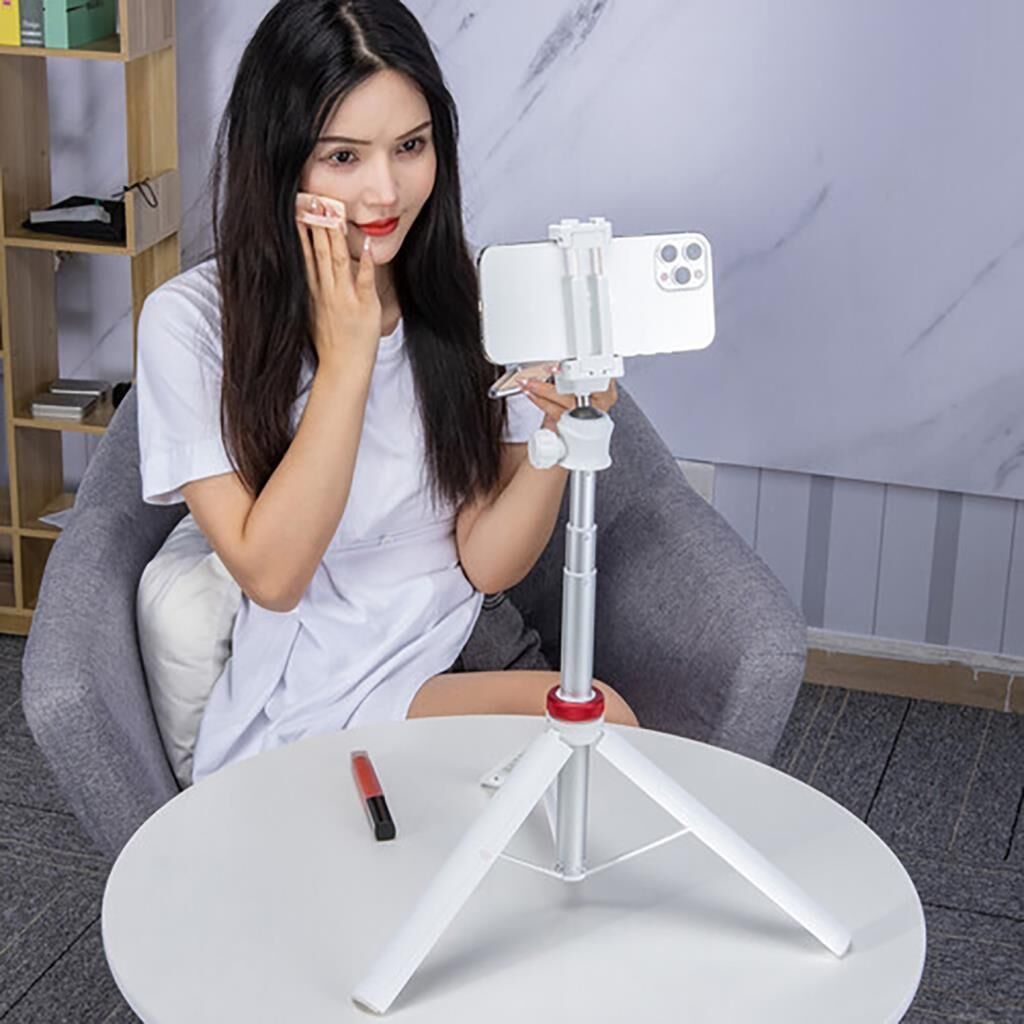 Ulanzi MT-44 Uzatılabilir Vlog Tripod – farklı açıdan görünüm Ulanzi MT-44 Uzatılabilir Vlog Tripod farklı açıdan görünüm
