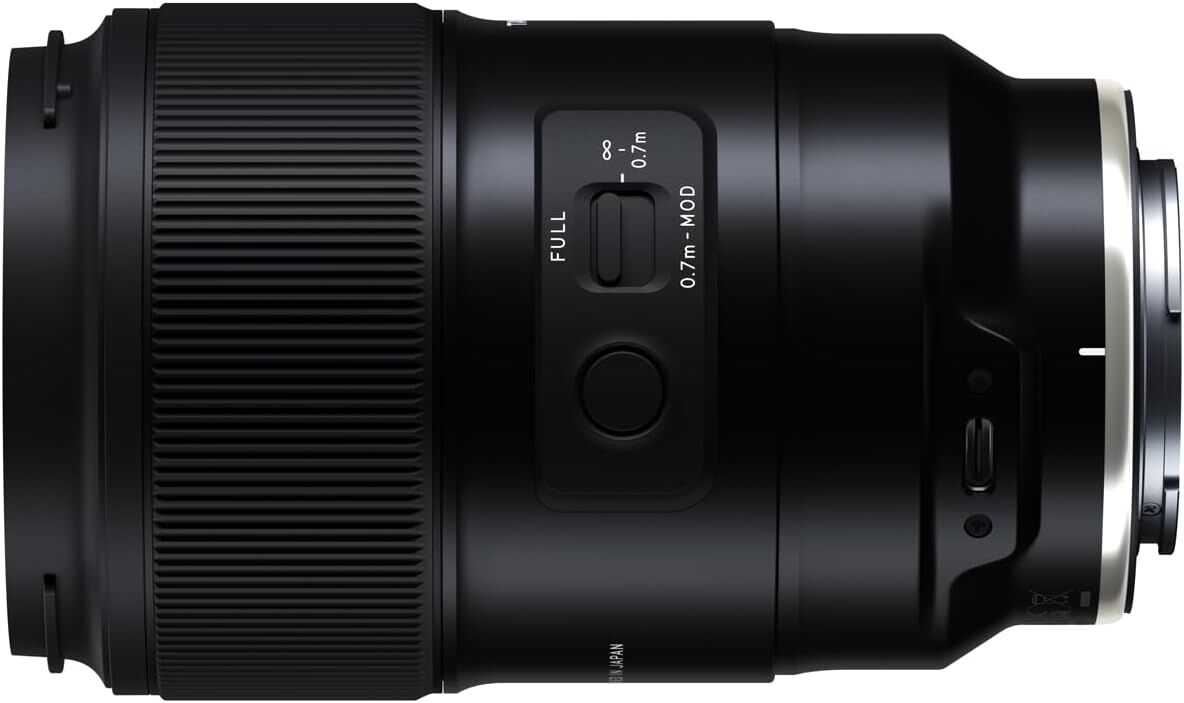 Tamron 90mm f/2.8 Di III VXD Makro – farklı açıdan görünüm Tamron 90mm f/2.8 Di III VXD Makro farklı açıdan görünüm