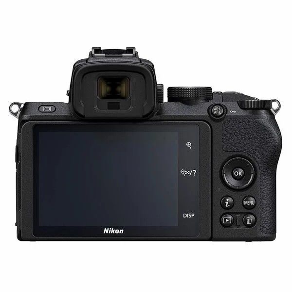 Nikon Z fc 16-50mm – farklı açıdan görünüm Nikon Z fc 16-50mm farklı açıdan görünüm