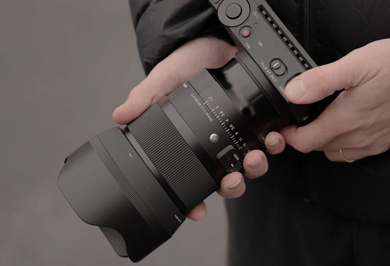 Sigma 50mm f/1.2 DG DN Art – farklı açıdan görünüm Sigma 50mm f/1.2 DG DN Art farklı açıdan görünüm