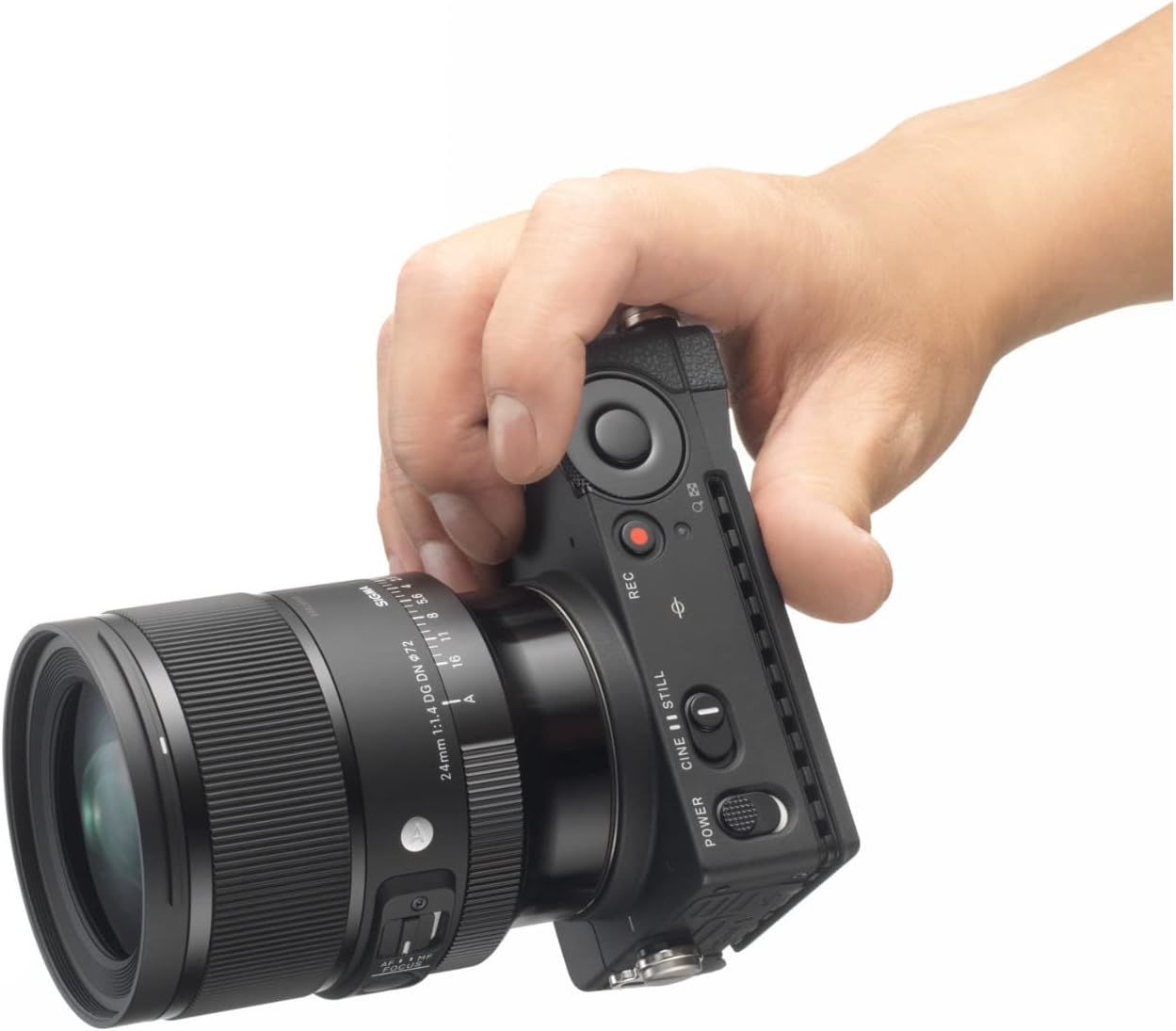 Sigma 24mm f/1.4 DG DN – yakın plan görseli Sigma 24mm f/1.4 DG DN yakın plan görseli