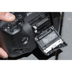 Canon EOS R1 Aynasız Fotoğraf Makinesi