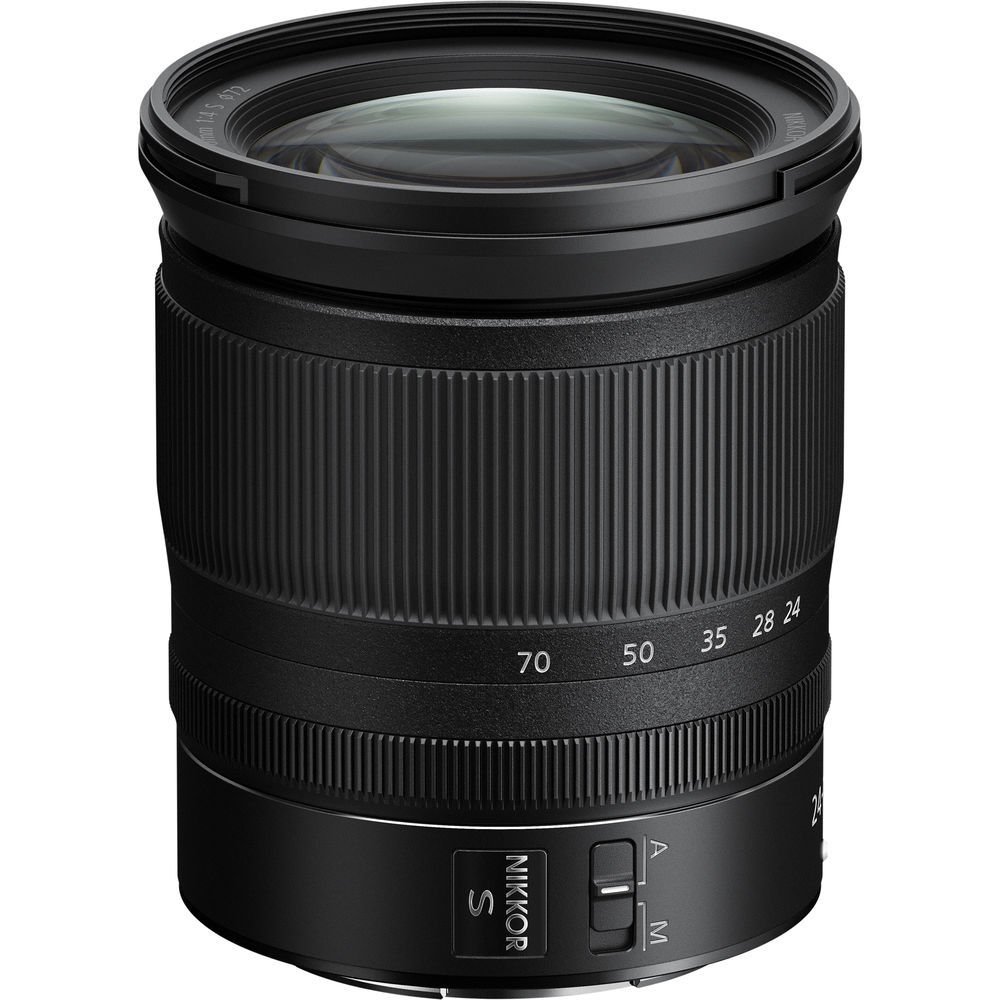 Nikon Nikkor Z 24-70mm f/4 S – farklı açıdan görünüm Nikon Nikkor Z 24-70mm f/4 S farklı açıdan görünüm