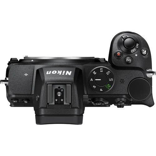 Nikon Z5 – farklı açıdan görünüm Nikon Z5 farklı açıdan görünüm