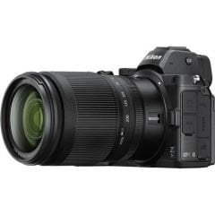 Nikon Z5 + 24-200mm Lens Aynasız Fotoğraf Makinesi