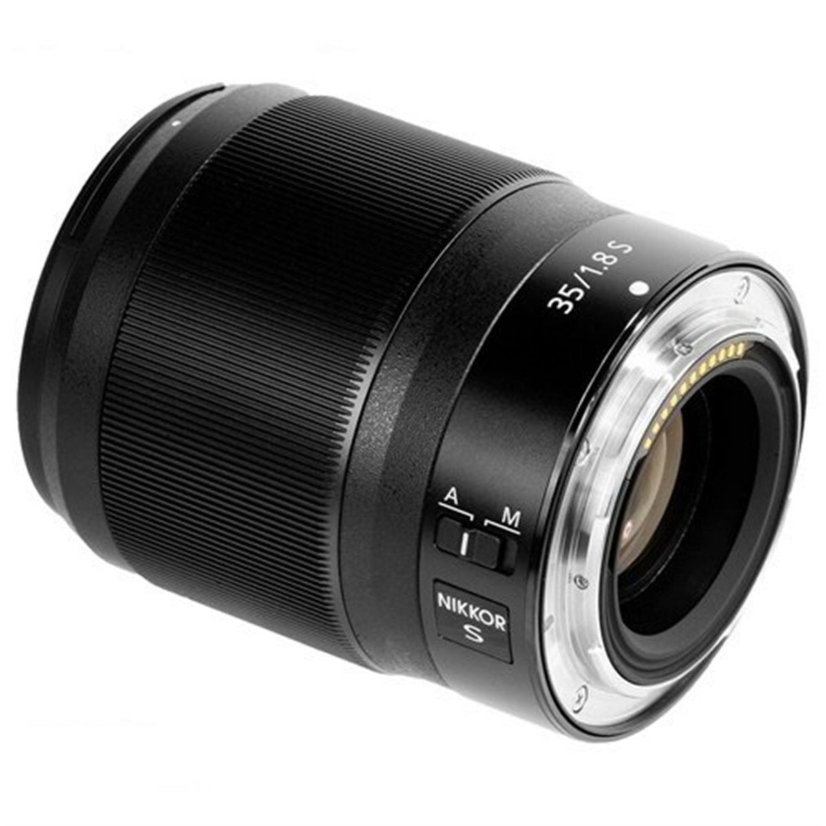 Nikon Z 35mm f/1.8 farklı açıdan görünüm
