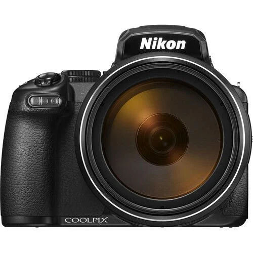 Nikon Coolpix P1100 farklı açıdan görünüm