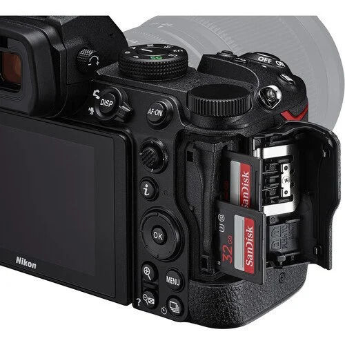 Nikon Z5 – yakın plan görseli Nikon Z5 yakın plan görseli