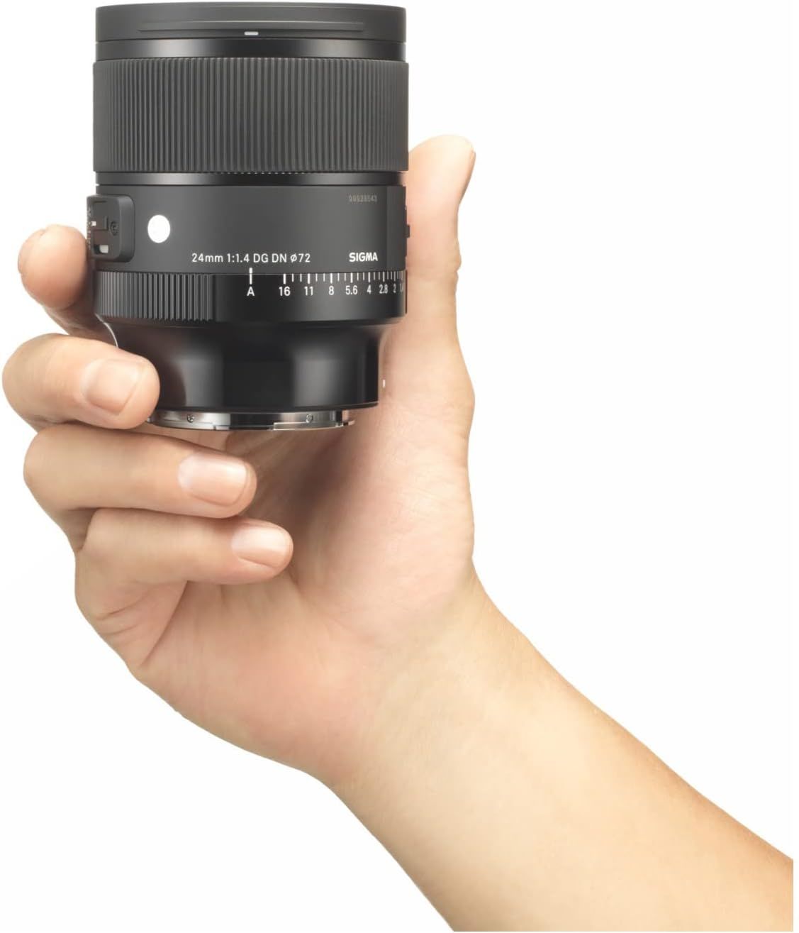 Sigma 24mm f/1.4 DG DN – farklı açıdan görünüm Sigma 24mm f/1.4 DG DN farklı açıdan görünüm