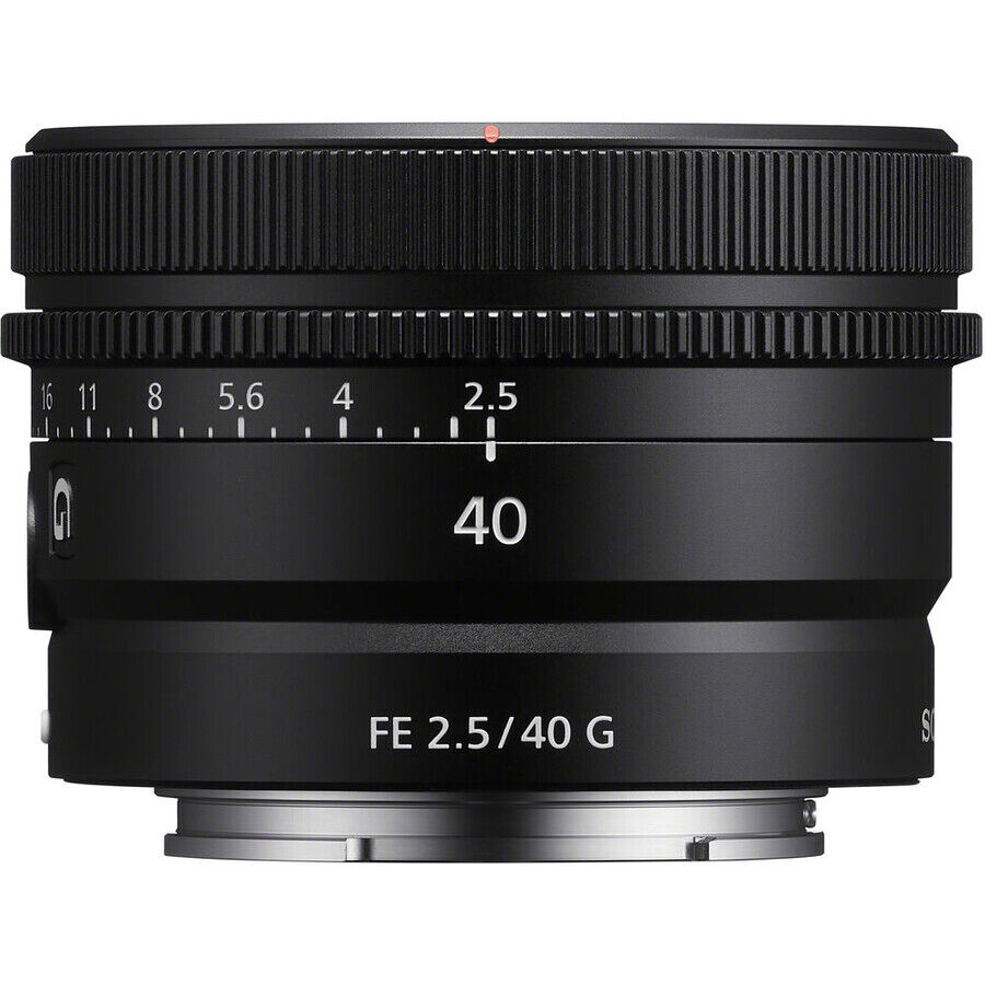 Sony FE 40mm f / 2.5 G – farklı açıdan görünüm Sony FE 40mm f / 2.5 G farklı açıdan görünüm
