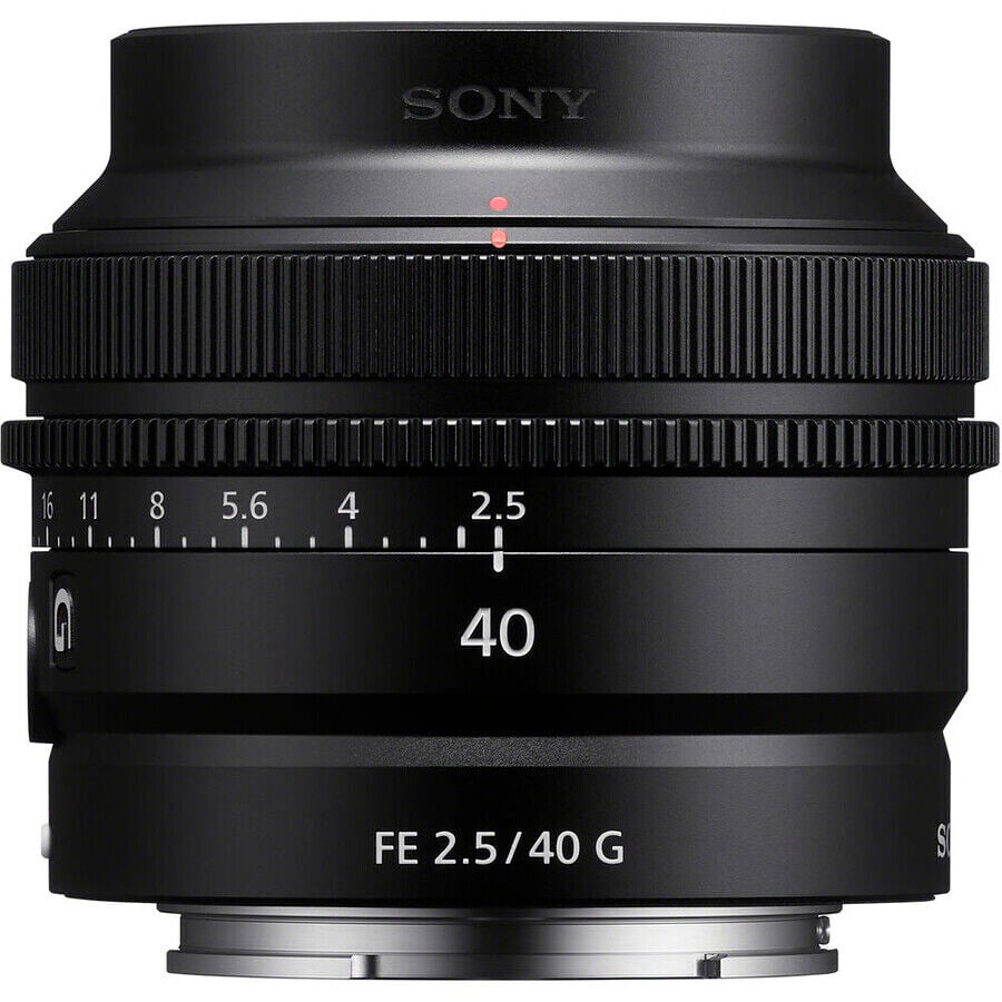 Sony FE 40mm f / 2.5 G – yakın plan görseli Sony FE 40mm f / 2.5 G yakın plan görseli